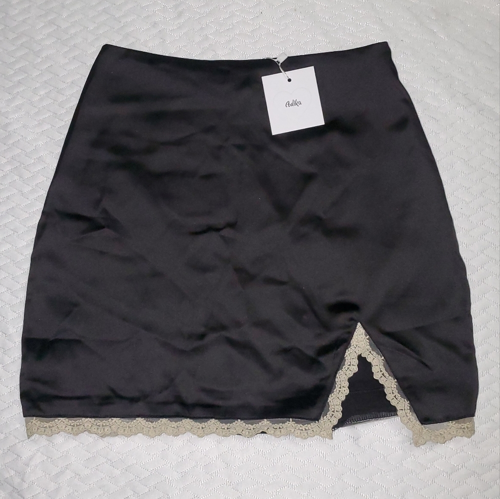 Adika skirt, pencil skirt, xs, black- lacey, cute, y2k, zipped skirt.